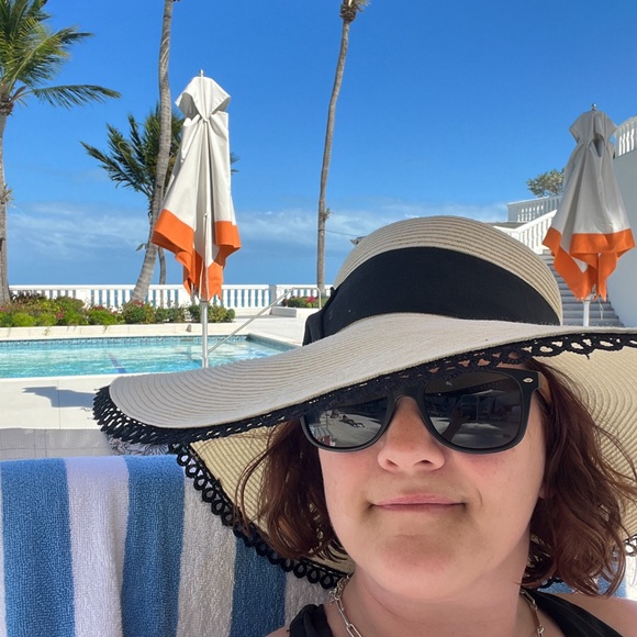 Meet your Posher, Elizabeth - Picture 6 of 9